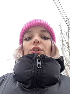 Snapshot of aka_Blonde chatting on February 15, 7:51 am aka Blonde online show from February 15, 7:51 am