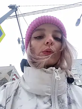 Snapshot of aka_Blonde chatting on February 16, 6:09 am aka Blonde online show from February 16, 6:09 am