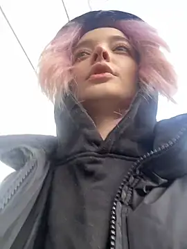 aka Blonde online show from March 8, 10:52 am