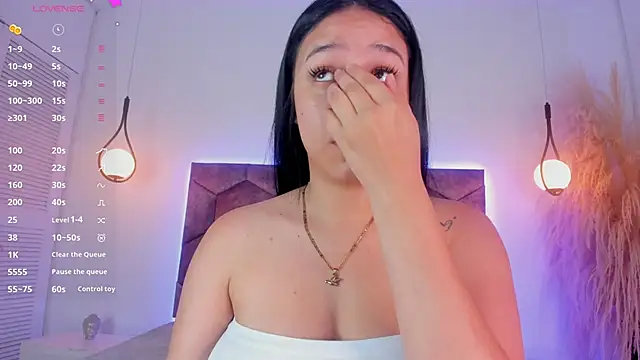 Snapshot of emily_nova_ chatting on June 29, 11:32 am emily nova online show from June 29, 11:32 am