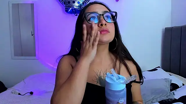 Snapshot of Diosa_lunar1 chatting on January 18, 12:47 am Diosa lunar1 online show from January 18, 12:47 am