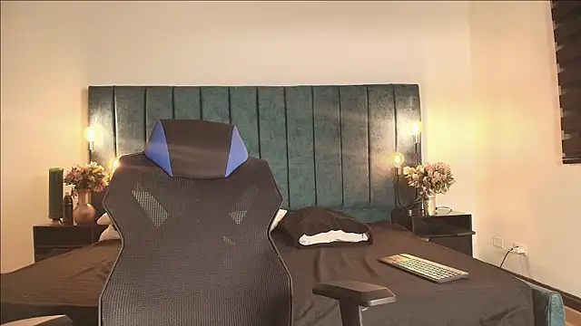 Snapshot of Dante_Knox chatting on January 17, 12:10 pm Dante Knox online show from January 17, 12:10 pm