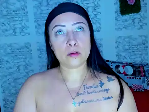 XXXStephanie XXX online show from March 22, 10:46 pm