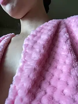 Snapshot of Shayla--broos chatting on February 17, 4:13 pm Shayla--broos online show from February 17, 4:13 pm