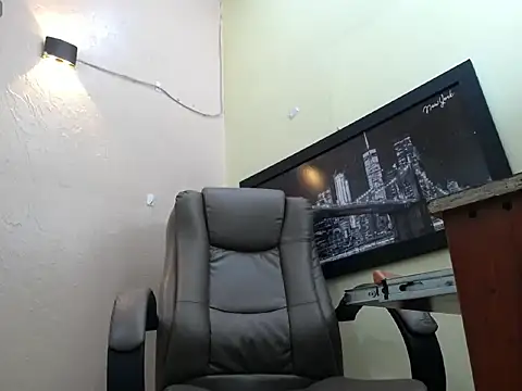 Oswalldo   online show from February 20, 11:22 am