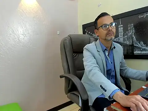 Oswalldo   online show from March 10, 11:04 am