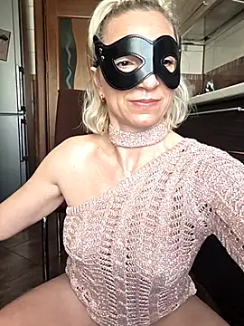 DahliaDew online show from January 14, 10:32 am