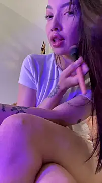 Snapshot of GiannaMagari chatting on February 5, 8:57 pm GiannaMagari online show from February 5, 8:57 pm