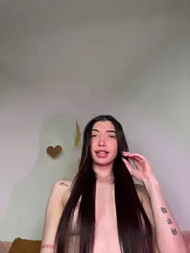 Snapshot of GiannaMagari chatting on February 25, 9:13 pm GiannaMagari online show from February 25, 9:13 pm