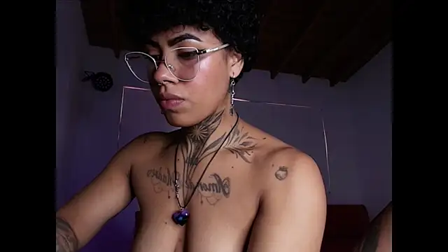 Snapshot of Canela_Osada_ chatting on January 15, 12:54 pm Canela Osada online show from January 15, 12:54 pm