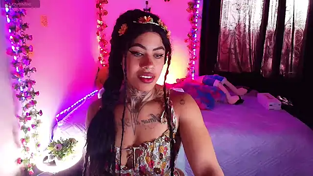 Snapshot of Canela_Osada_ chatting on August 1, 11:31 am Canela Osada online show from August 1, 11:31 am