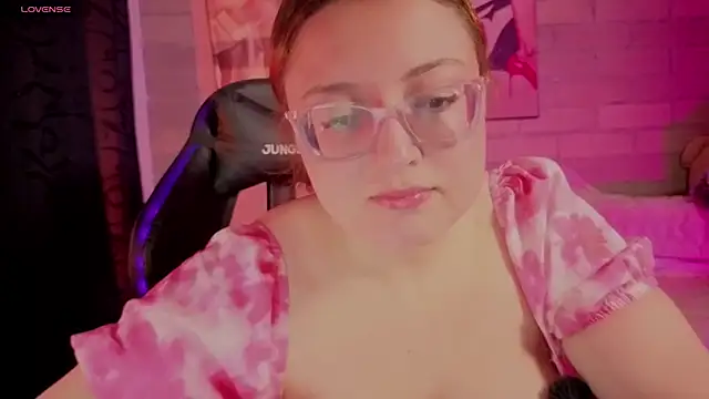 Mia Franklyn online show from March 8, 1:36 am