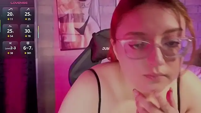 Mia Franklyn online show from March 8, 7:50 pm