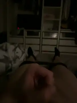 Snapshot of NotatingGrinder chatting on February 28, 12:55 am NotatingGrinder online show from February 28, 12:55 am