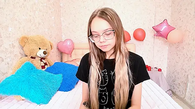 LolliStrawberry online show from March 16, 2:28 am