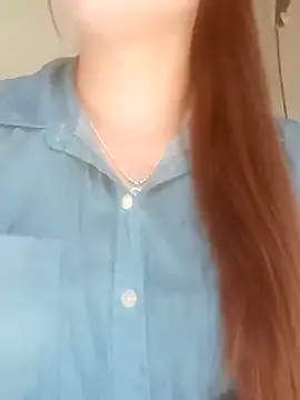 jjennyyy online show from April 9, 6:02 am