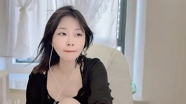 Snapshot of Onefiona chatting on July 8, 7:24 am Onefiona online show from July 8, 7:24 am