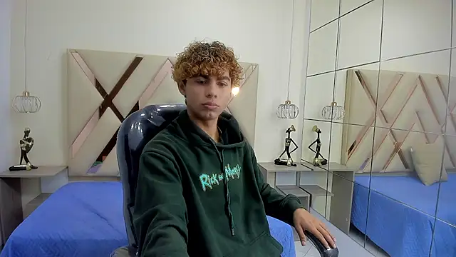 Snapshot of Anyelo_Twink chatting on February 27, 8:53 pm Anyelo Twink online show from February 27, 8:53 pm