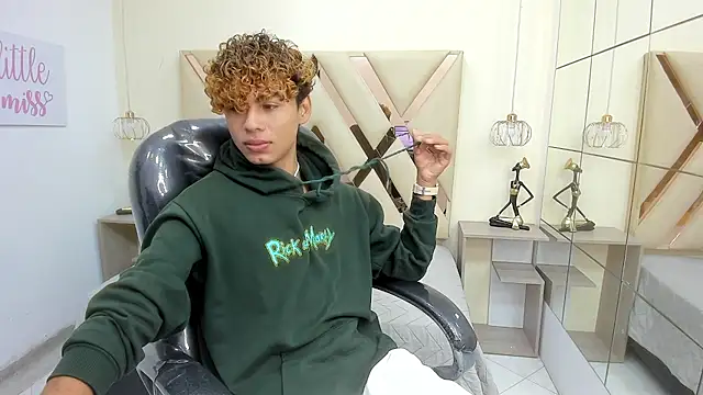 Snapshot of Anyelo_Twink chatting on March 3, 7:53 pm Anyelo Twink online show from March 3, 7:53 pm