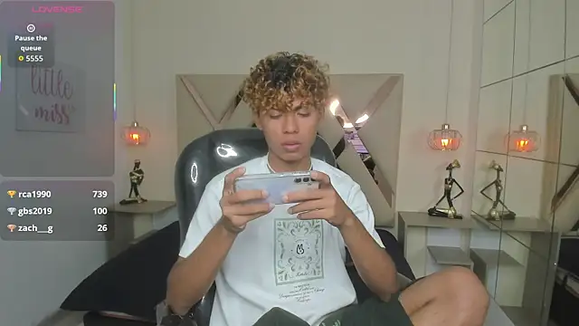 Anyelo Twink online show from April 9, 6:19 am