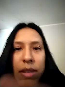 Snapshot of Aleja_1426 chatting on March 6, 7:32 pm Aleja 1426 online show from March 6, 7:32 pm