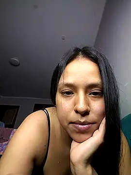 Snapshot of Aleja_1426 chatting on March 8, 5:44 am Aleja 1426 online show from March 8, 5:44 am