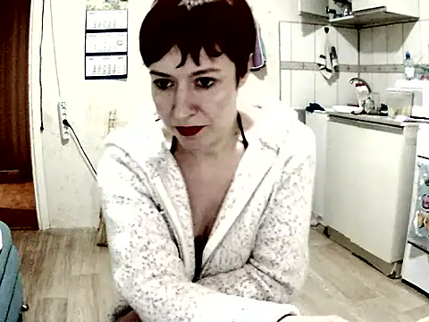 Snapshot of Fruittellalove chatting on February 2, 1:10 pm Fruittellalove online show from February 2, 1:10 pm