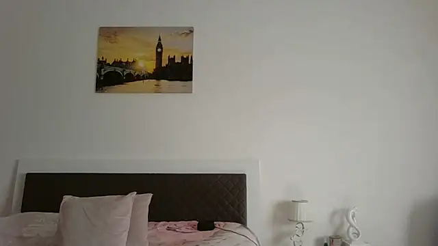 Clara1986 online show from May 5, 8:00 am