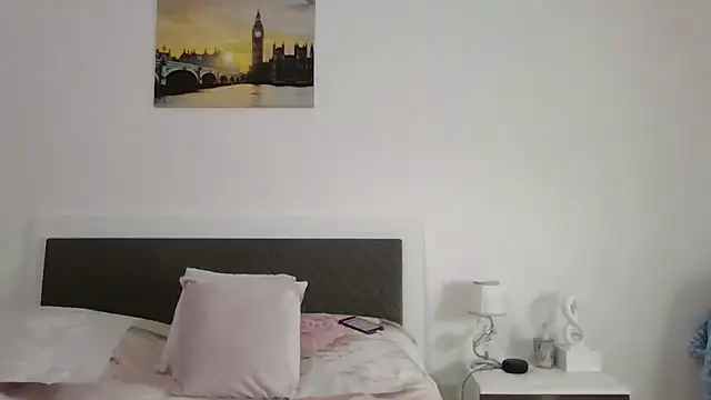 Clara1986 online show from May 12, 8:22 am