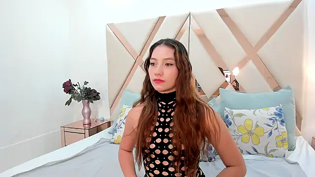 skarlettbenett online show from January 17, 7:50 pm