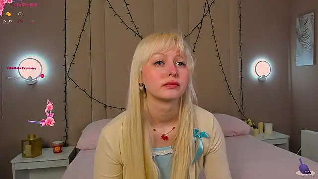 AdeleSilvy online show from May 8, 1:44 am