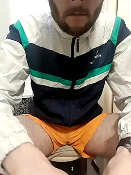 Snapshot of 80julien chatting on January 18, 6:34 pm 80julien online show from January 18, 6:34 pm