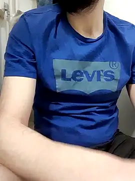 Snapshot of 80julien chatting on February 8, 7:17 pm 80julien online show from February 8, 7:17 pm