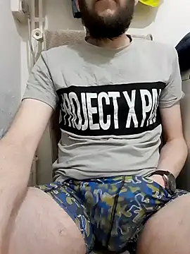 Snapshot of 80julien chatting on February 14, 10:23 am 80julien online show from February 14, 10:23 am