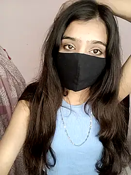 hotyjiyaaaa online show from January 17, 9:40 pm