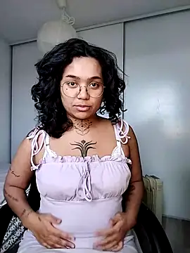 Snapshot of therealsun8 chatting on January 16, 1:48 pm therealsun8 online show from January 16, 1:48 pm