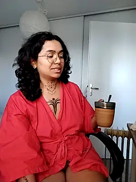 Snapshot of therealsun8 chatting on February 8, 3:26 pm therealsun8 online show from February 8, 3:26 pm