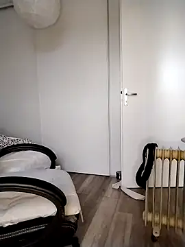 Snapshot of therealsun8 chatting on February 13, 7:59 am therealsun8 online show from February 13, 7:59 am