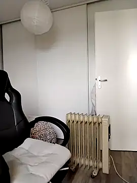 Snapshot of therealsun8 chatting on February 16, 12:45 pm therealsun8 online show from February 16, 12:45 pm