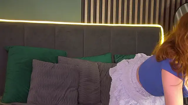 Snapshot of AmyRoy chatting on February 2, 4:17 pm AmyRoy online show from February 2, 4:17 pm