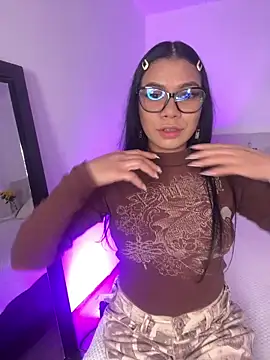 Snapshot of Little_Lexyy chatting on June 6, 5:12 am Little Lexyy online show from June 6, 5:12 am