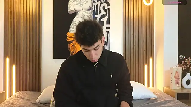 Snapshot of Alan_Return chatting on January 14, 12:55 pm Alan Return online show from January 14, 12:55 pm