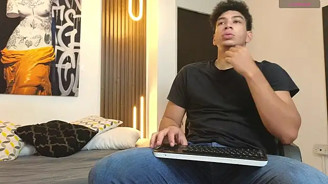 Snapshot of Alan_Return chatting on January 15, 1:05 pm Alan Return online show from January 15, 1:05 pm