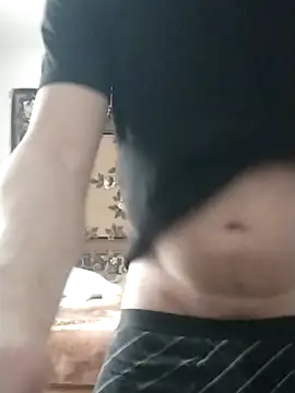 Snapshot of Ivan9iutt chatting on February 12, 7:25 am Ivan9iutt online show from February 12, 7:25 am