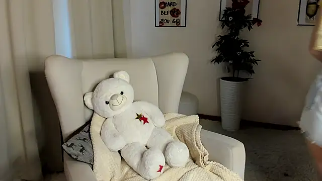tracy aw online show from May 5, 8:00 am