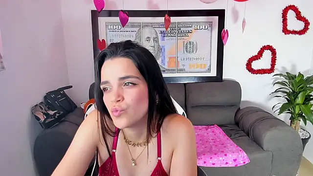 LucianaMoreau online show from February 18, 9:33 pm