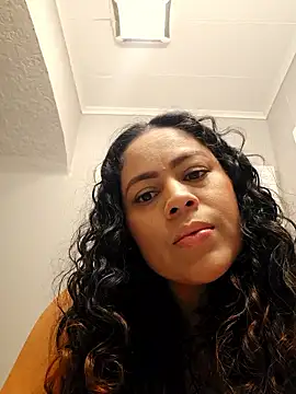 Snapshot of _Zhamira chatting on March 1, 4:42 pm Zhamira online show from March 1, 4:42 pm