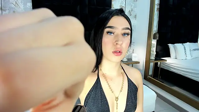 emily clarkk  online show from February 23, 7:11 pm