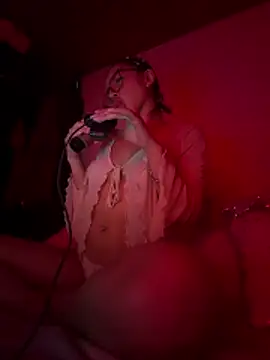 Snapshot of OriannaWolf chatting on February 18, 1:34 am OriannaWolf online show from February 18, 1:34 am