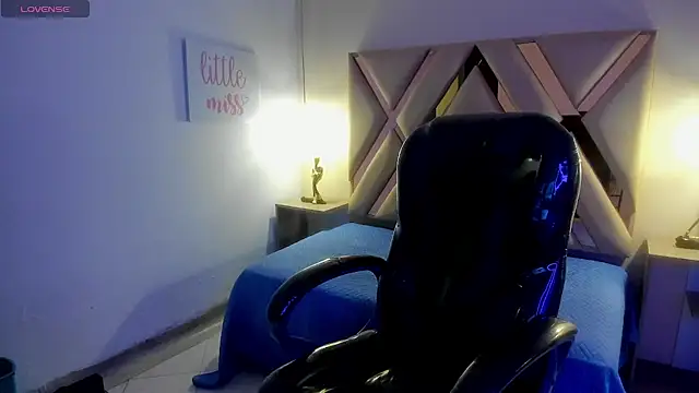 SallyKitty  online show from February 24, 3:37 am